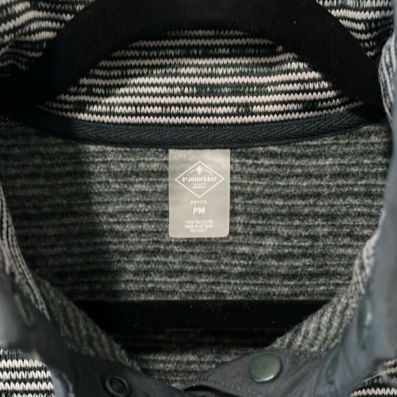 ST. JOHN'S BAY Grey Mock Neck Long Sleeve Pullover, Size MP - Picture 5 of 7